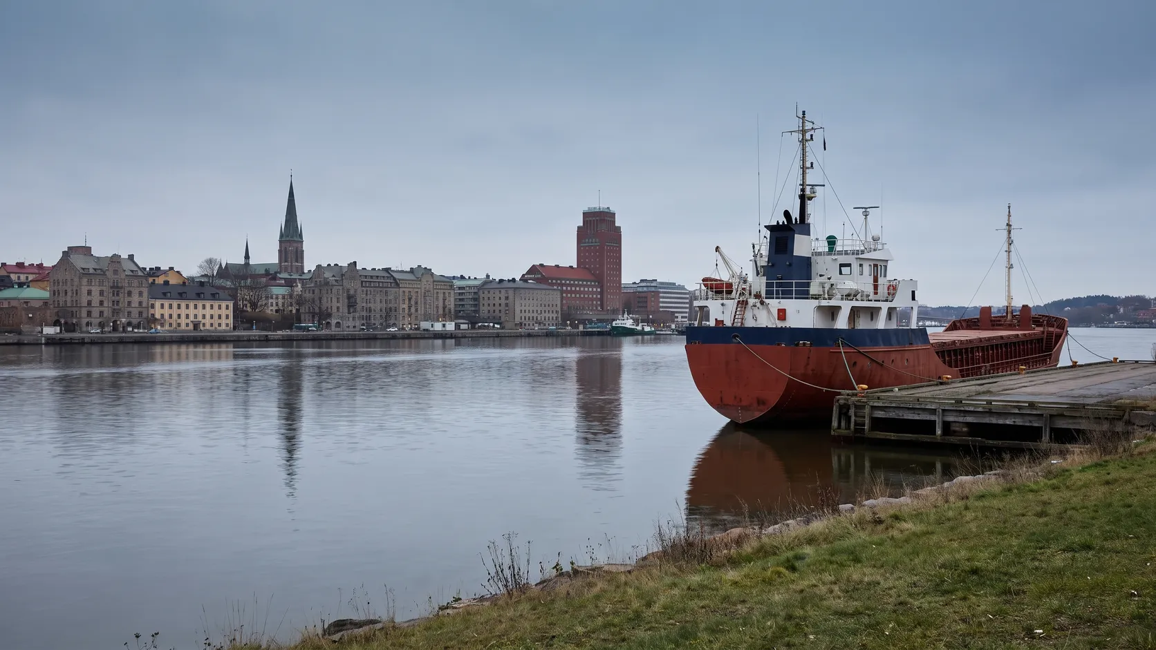 Utsikt över älven från Hisingen mot centrala Göteborg.